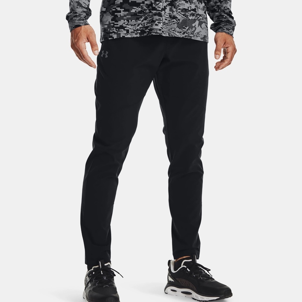 EUC men’s Woven Under Armour fitted pants